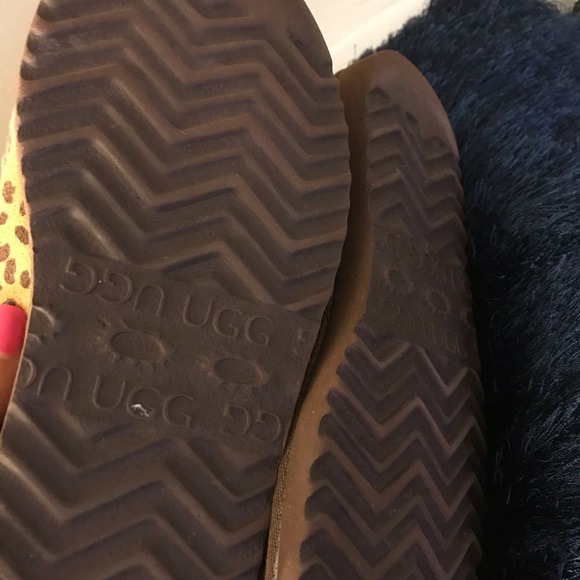 UGG Leopard Boot - Picture 5 of 6